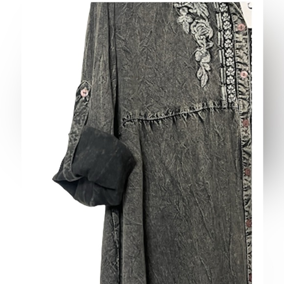 NWT Chic Connection Embroidered Acid wash button up tunic blouse Size L - Picture 12 of 13